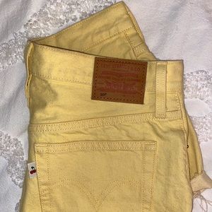 LEVI & STRAUSS OG High Rise 501 women’s light yellow jean shorts
